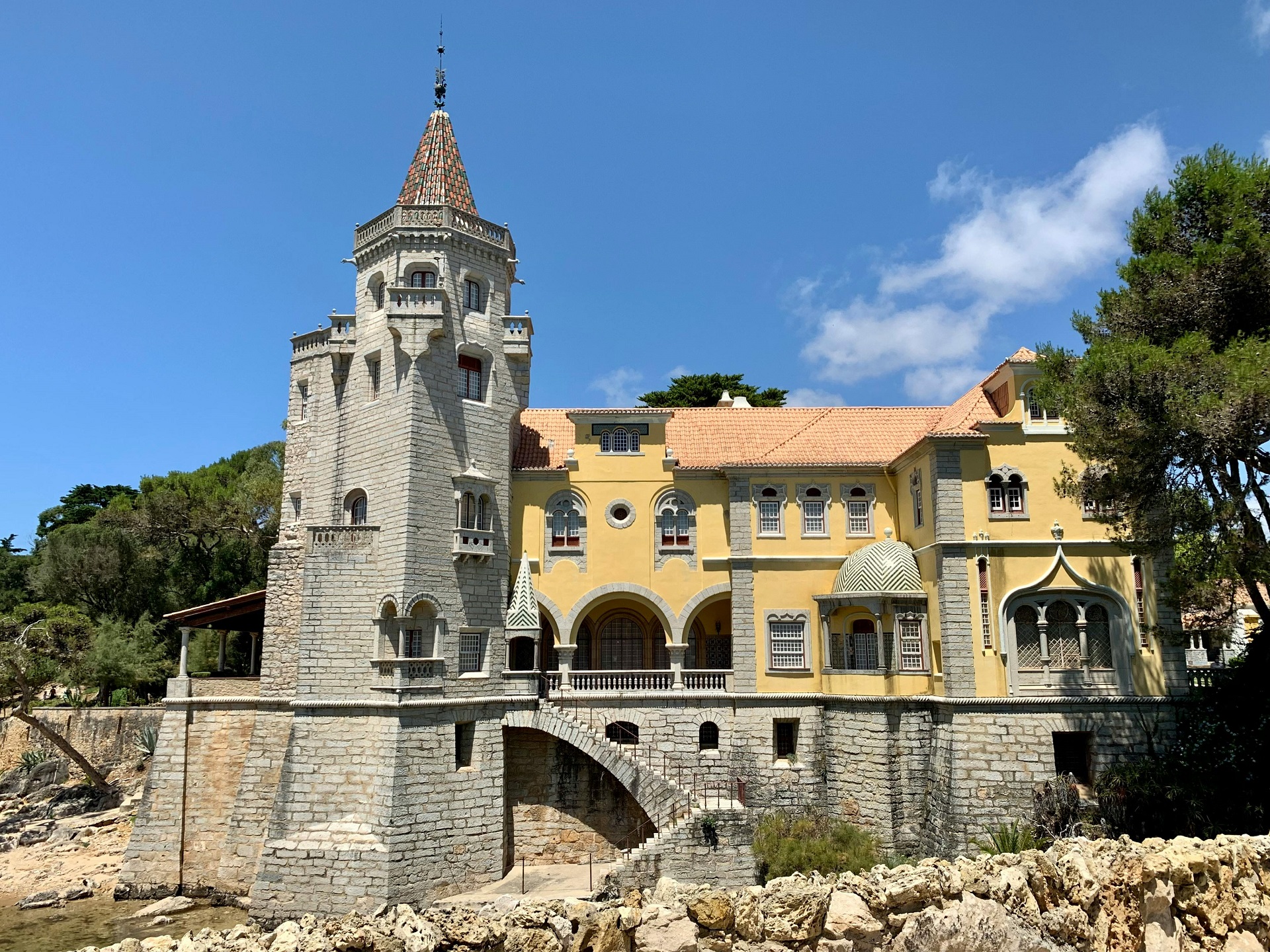 Cascais promenade, marina and Boca do Inferno cliffs