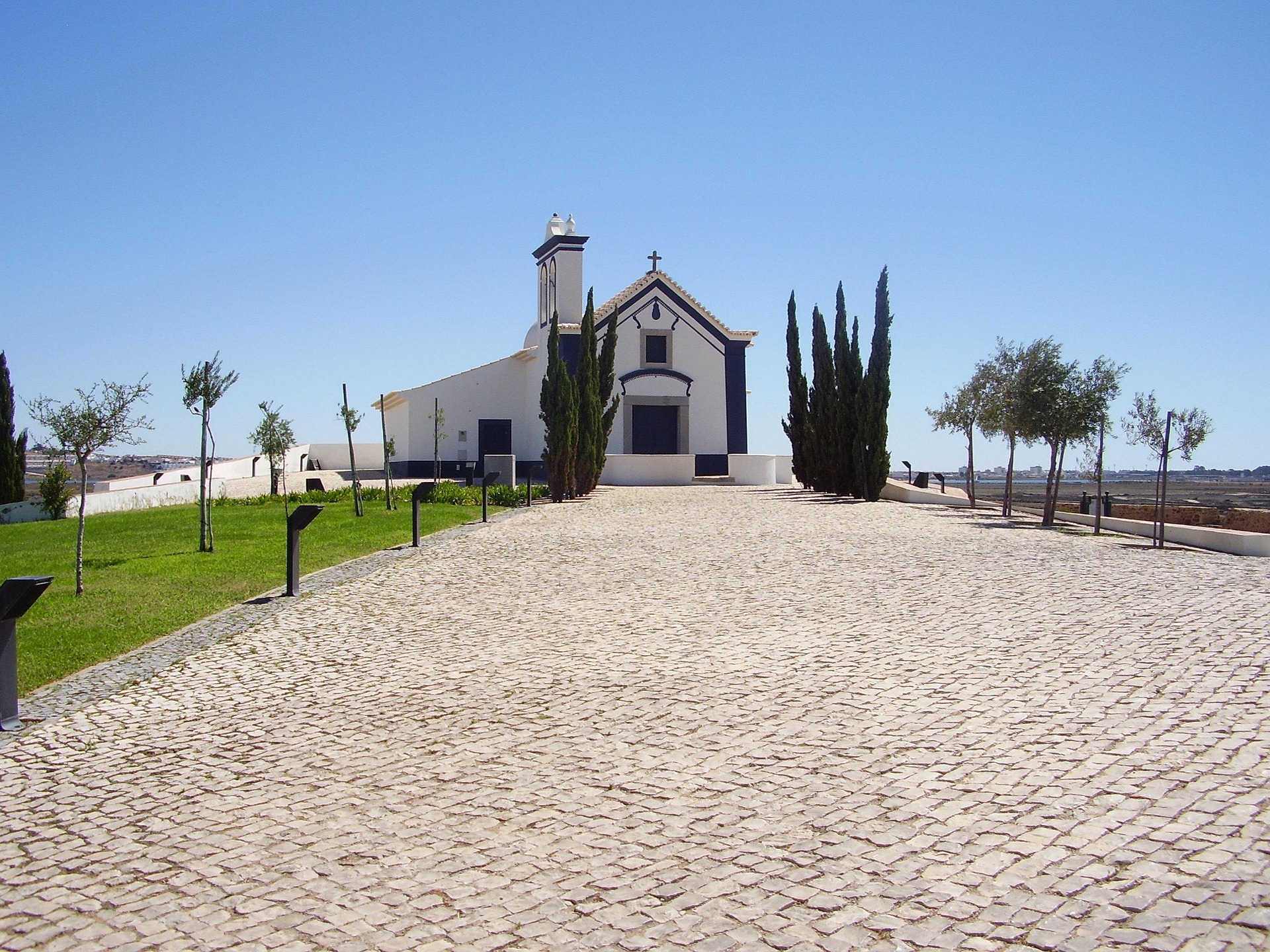 Castro Marim castle, panoramic views over Guadiana River and salt pans